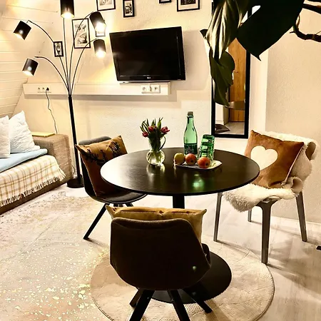 Lechtaler Alpenblick - Privatzimmer&ferienwohnung * Landeck
